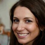 North African female customer photo