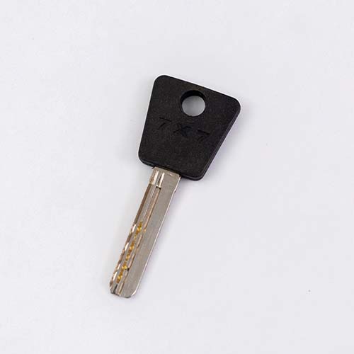 euro cylinder lock factory brass gears nickel keys computer slot key with brass blade and black plastic handle. Ideal for replacement and spare use.