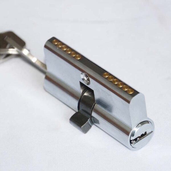 60 - mm - long chromium - finished Euro Profile Cylinder Lock with 3pcs brass Keys 60 - mm - long chromium - finished Euro Profile Cylinder Lock 3pcs brass Master Keys Supported
